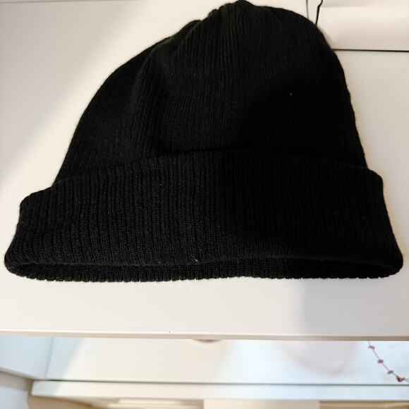 Champion Black Ribbed Knit Embroidered Logo Cuff Beanie Cap Hat Unisex One Size - Picture 3 of 7